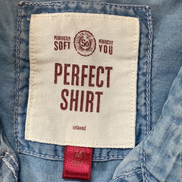 SO brand perfect shirt relaxed fit chambray button down shirt size medium - Picture 3 of 10